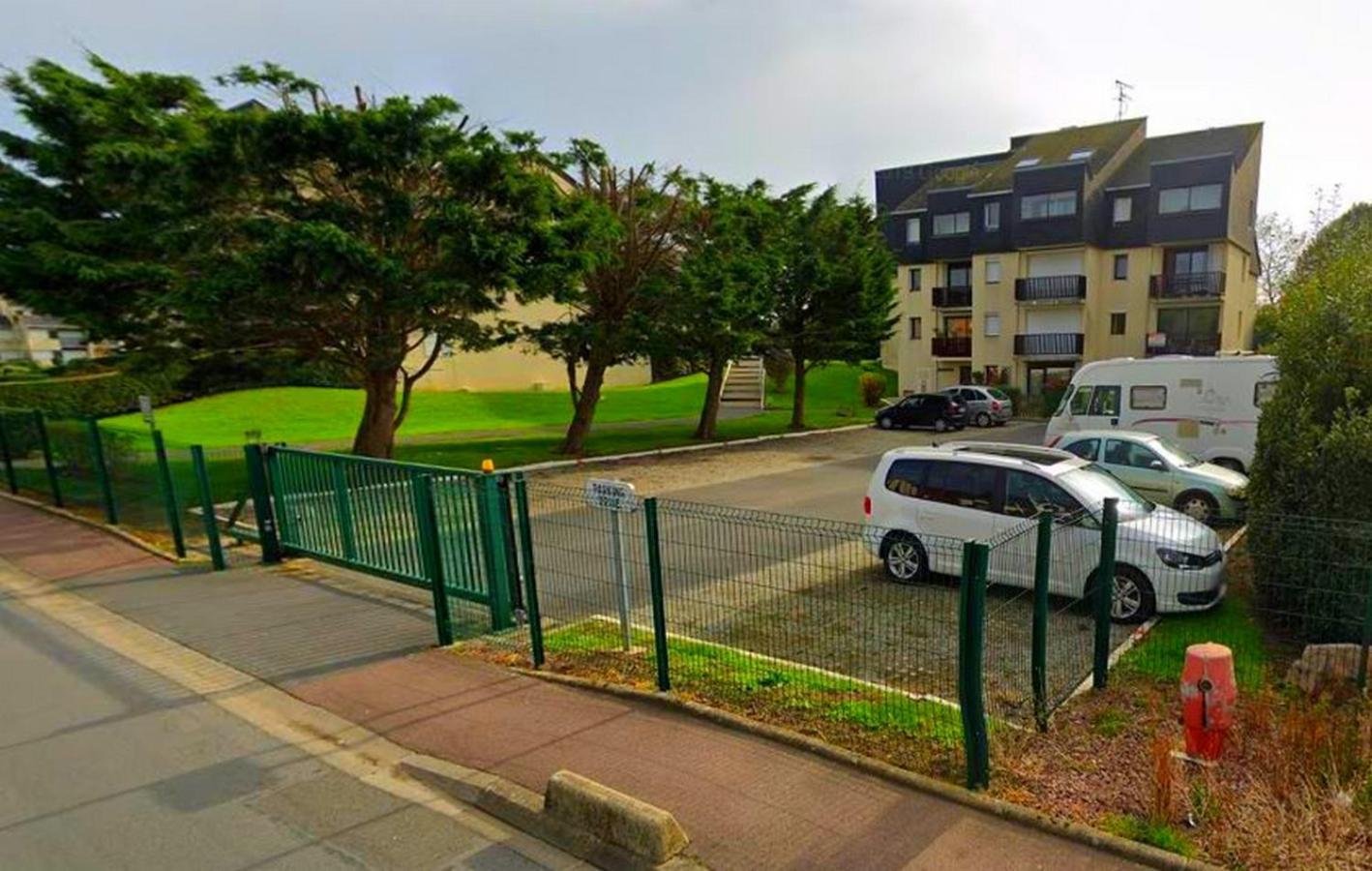 Studio Proche Plage - Parking Gratuit Et Prive - Terrasse Et Petit Jardin Cloture Курсел-сюр-Мер Екстериор снимка
