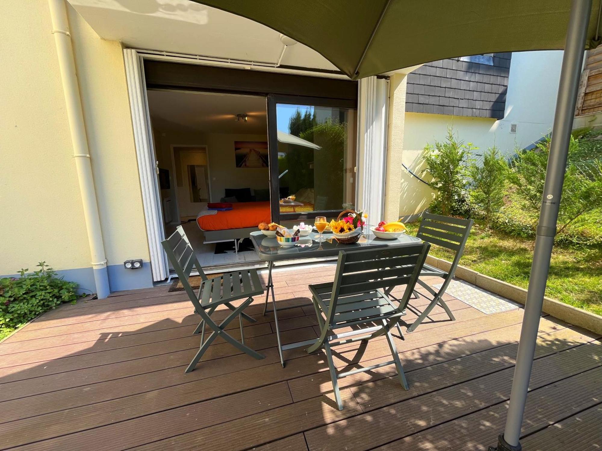 Studio Proche Plage - Parking Gratuit Et Prive - Terrasse Et Petit Jardin Cloture Курсел-сюр-Мер Екстериор снимка